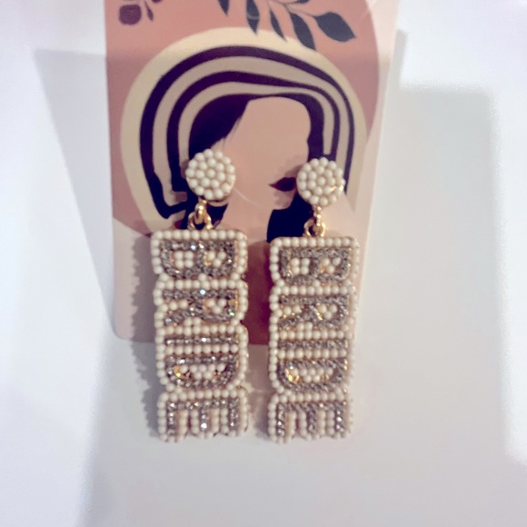 BEIGE SEED BEAD BRIDE EARRINGS - Picture 2 of 3